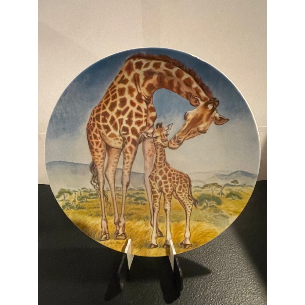 Knowles Yin-Rei Hicks A Kiss For Mother Giraffe Collector Plate 1981 COA 15654B